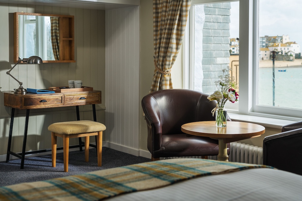 lifeboat inn room